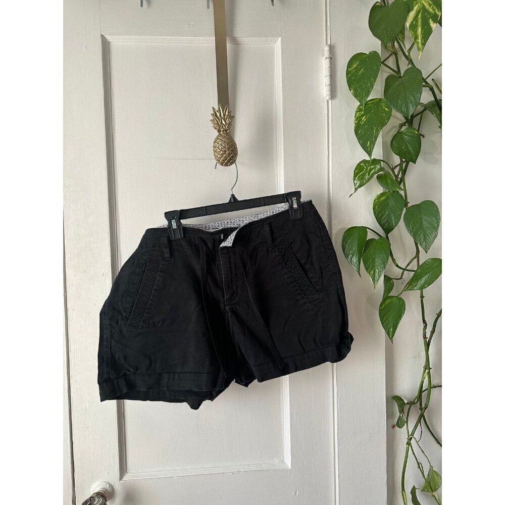 Lee women’s size 14 medium black shorts
